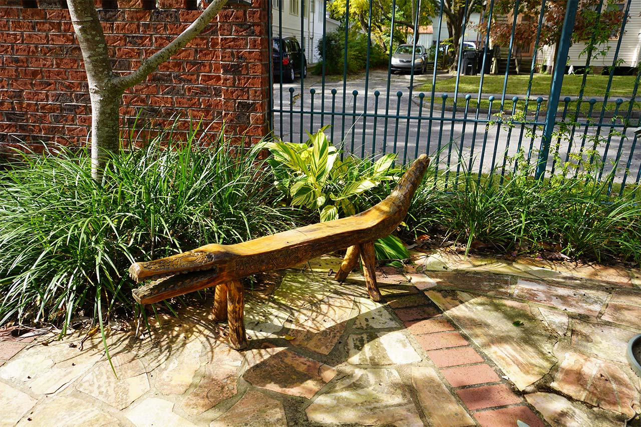 alligator Bench